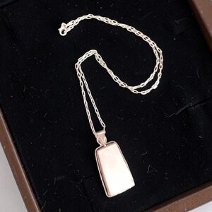 Nacre (Mother of Pearl) Pendant Necklace